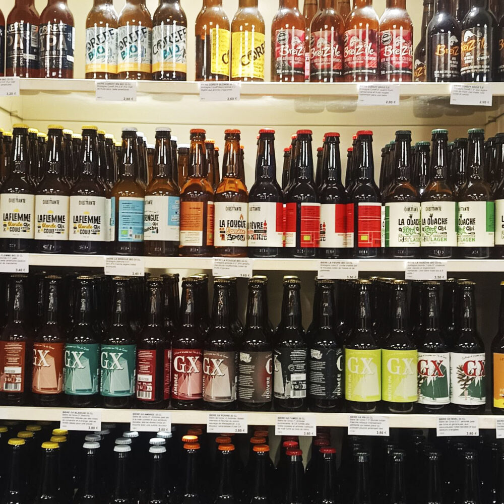 Rayon de bières artisanales, cave dans le sud morbihan