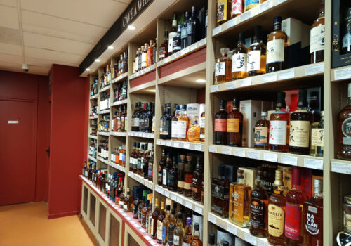 Rayon de bouteilles de whisky, sélection Vinigusto à Lorient